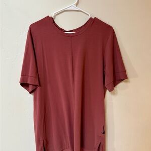 Nike Yoga Men's Burgundy Short Sleeve Tee